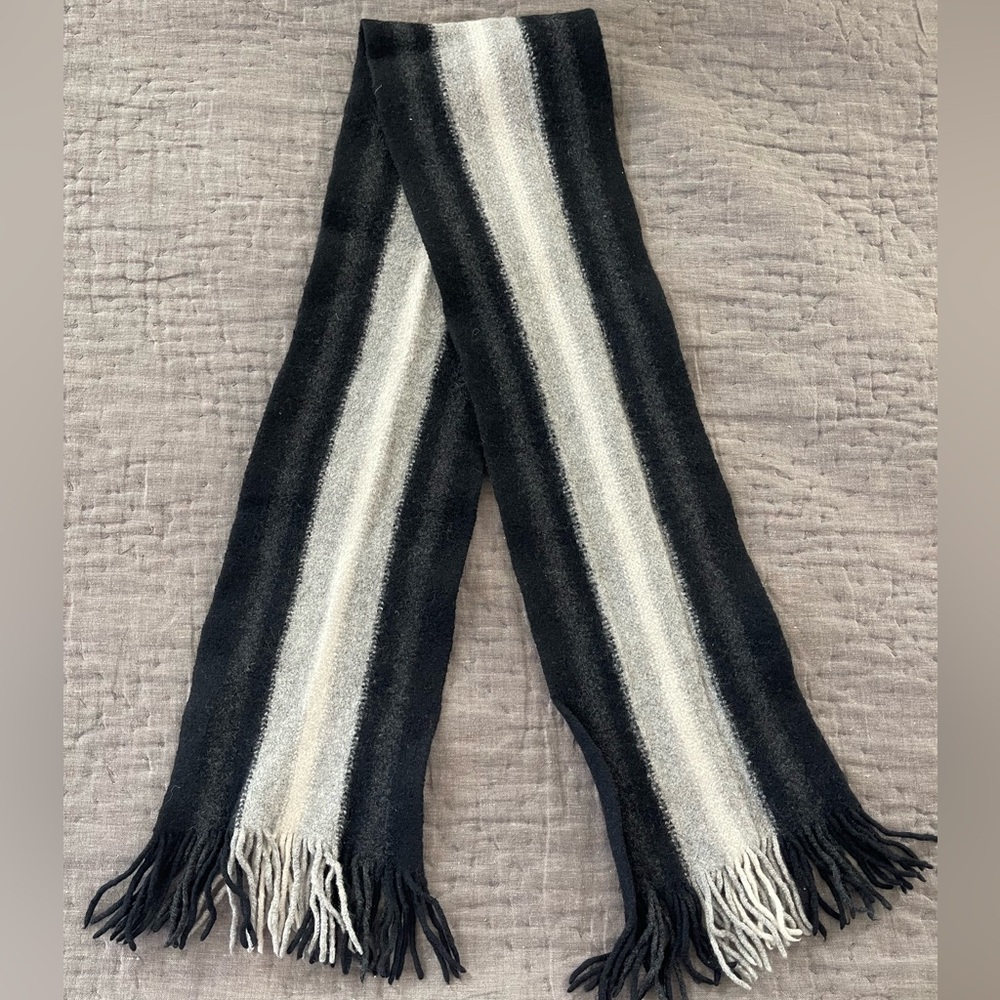 Banana Republic 100% Wool Black White Gray Striped Scarf Fringe Preppy Winter